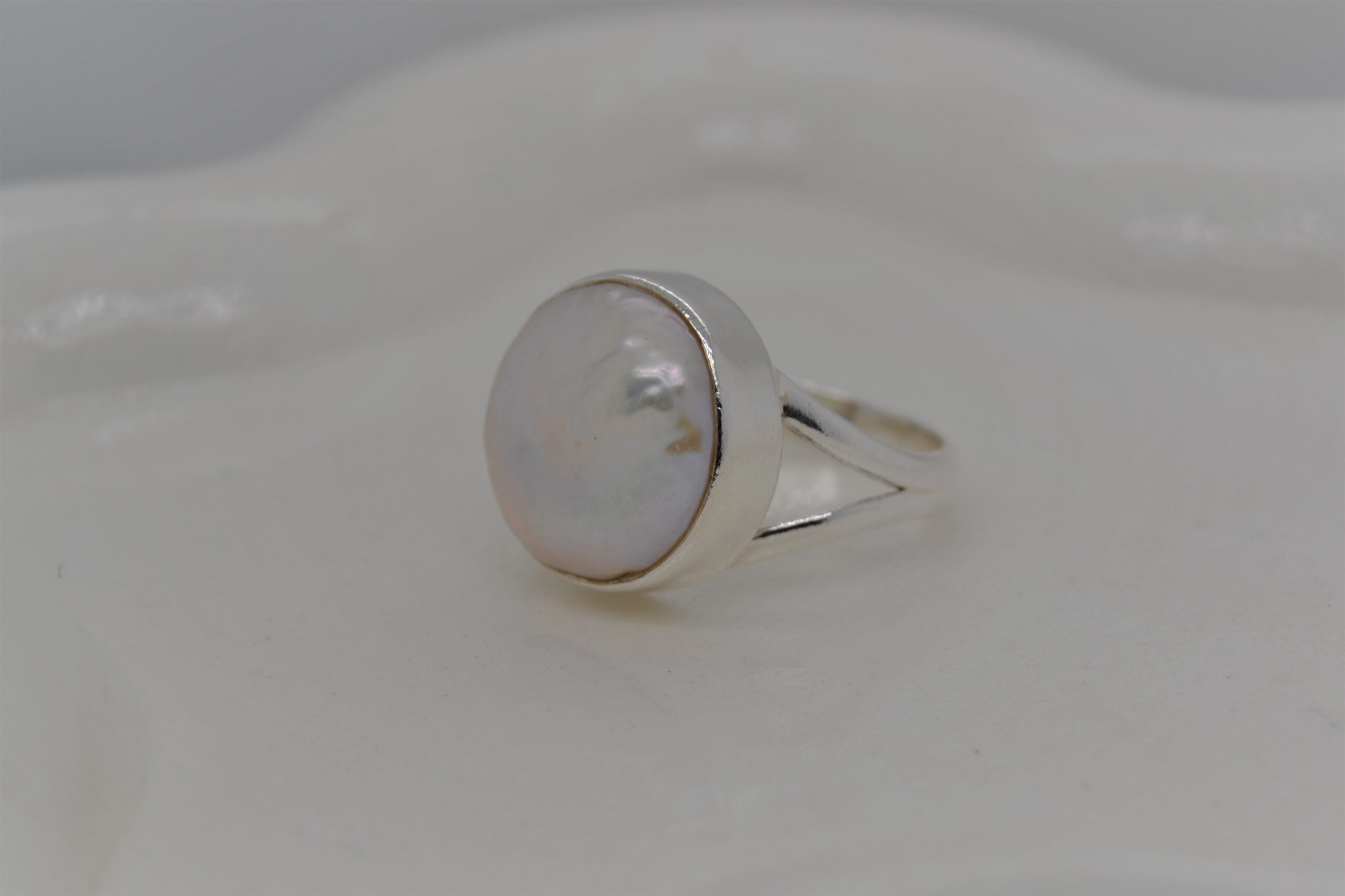 Flat Single Pearl Ring image 0