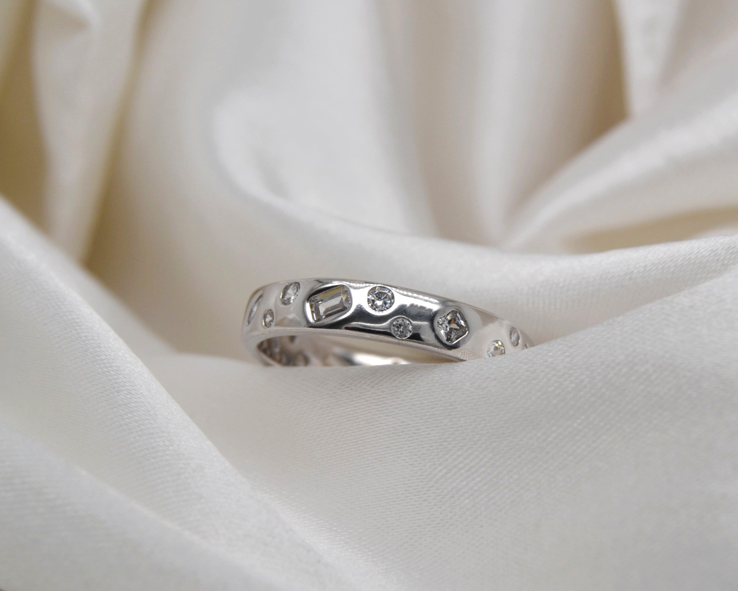 Silver Scattered Band image 0