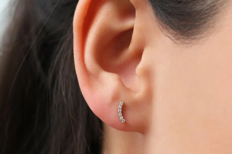 The Curve Moissanite Earrings image 0