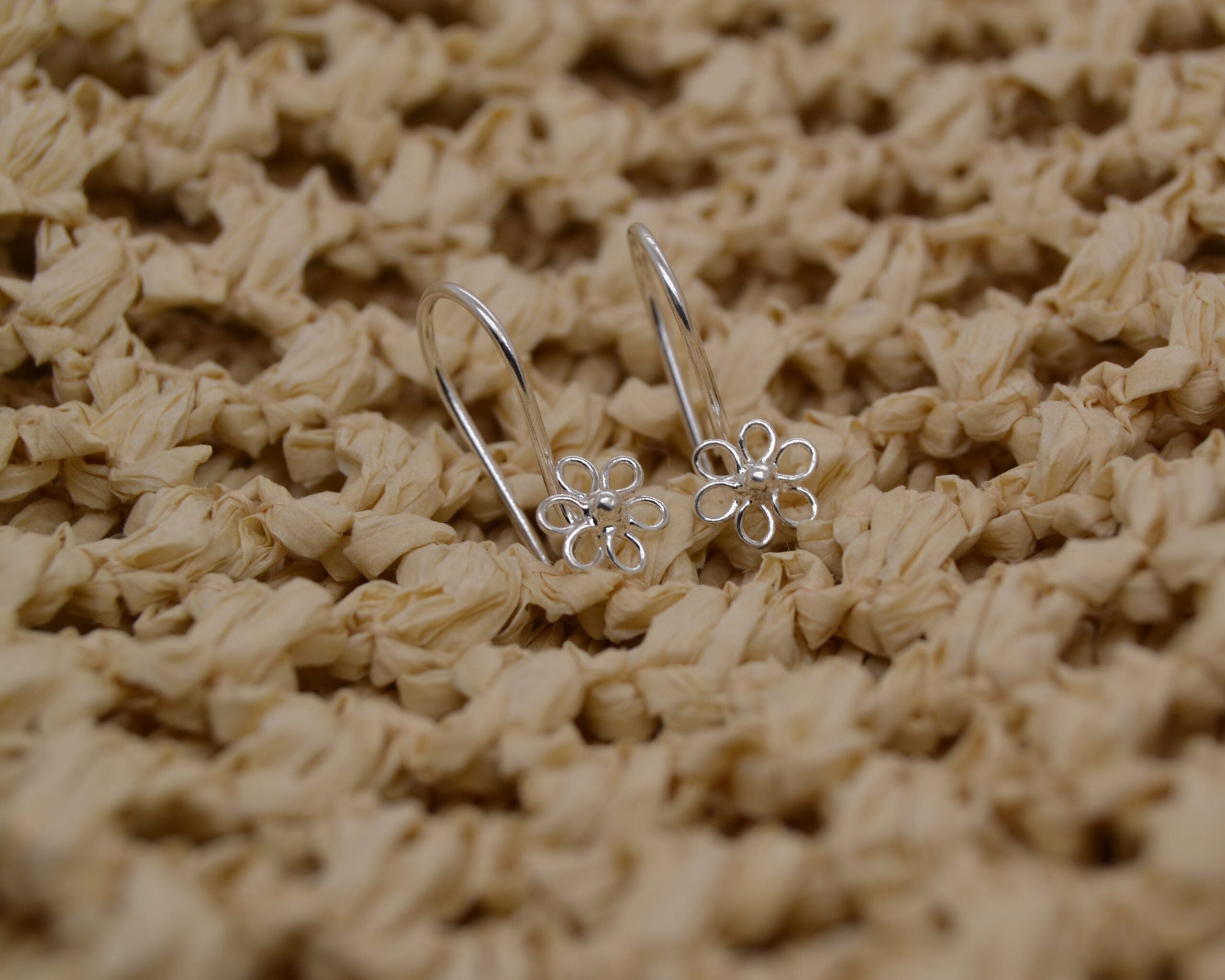 Cut-out Daisy Hanging Earrings image 0