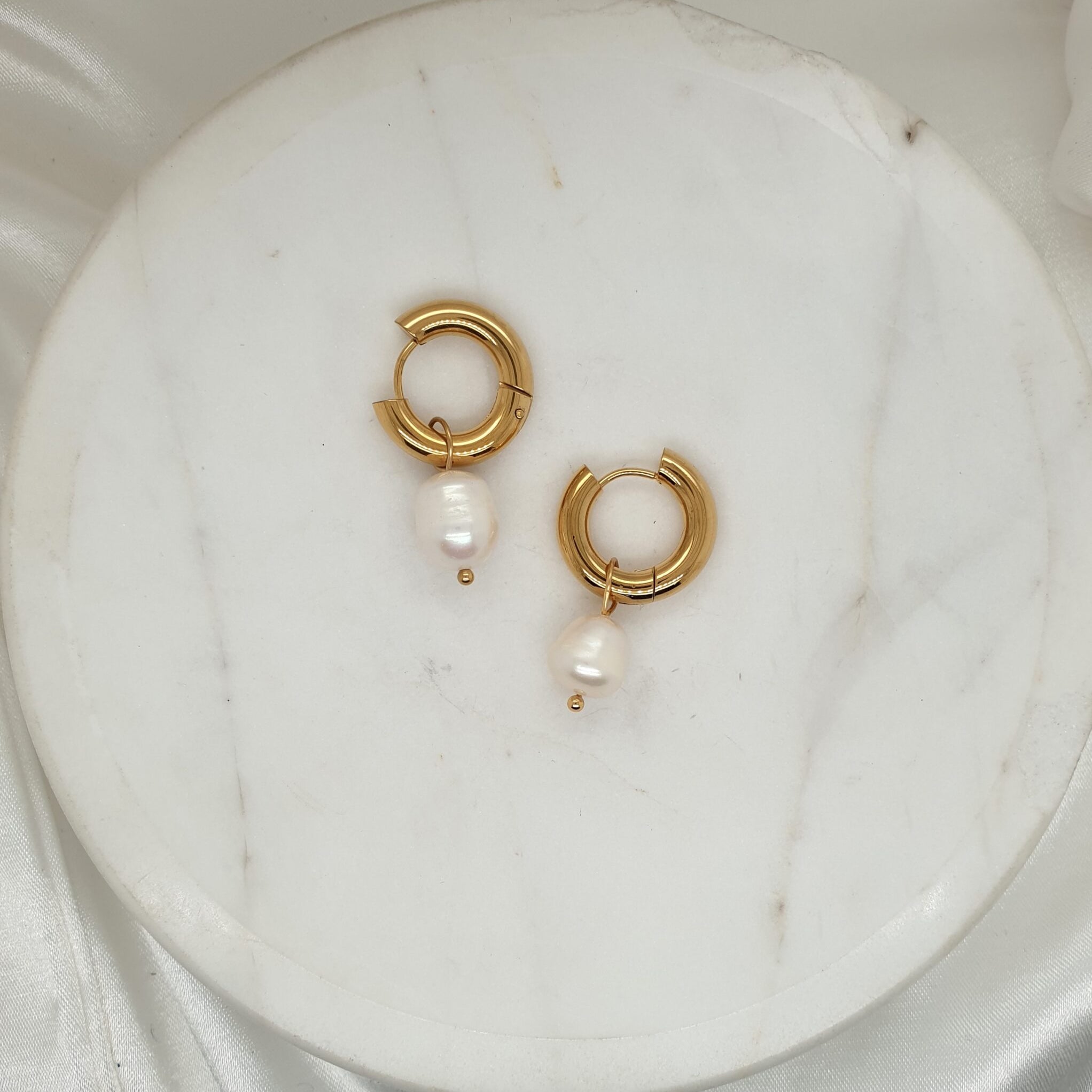 Single Pearl Gold Huggies image 0