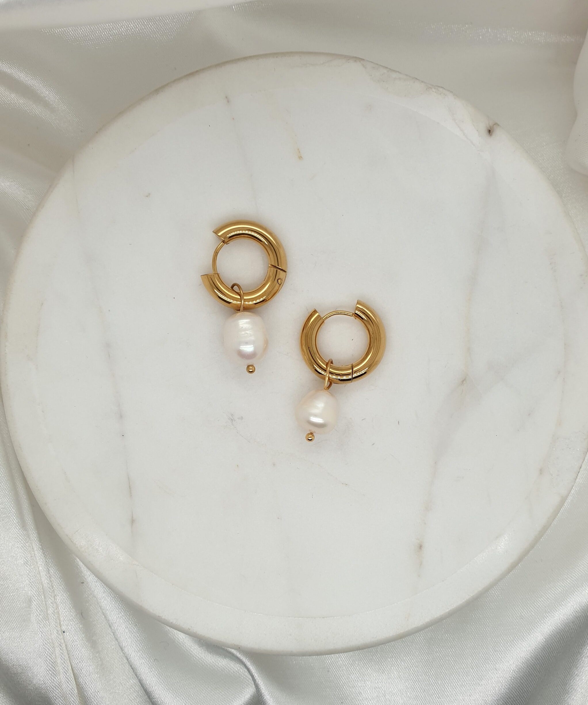Single Pearl Gold Huggies image 0