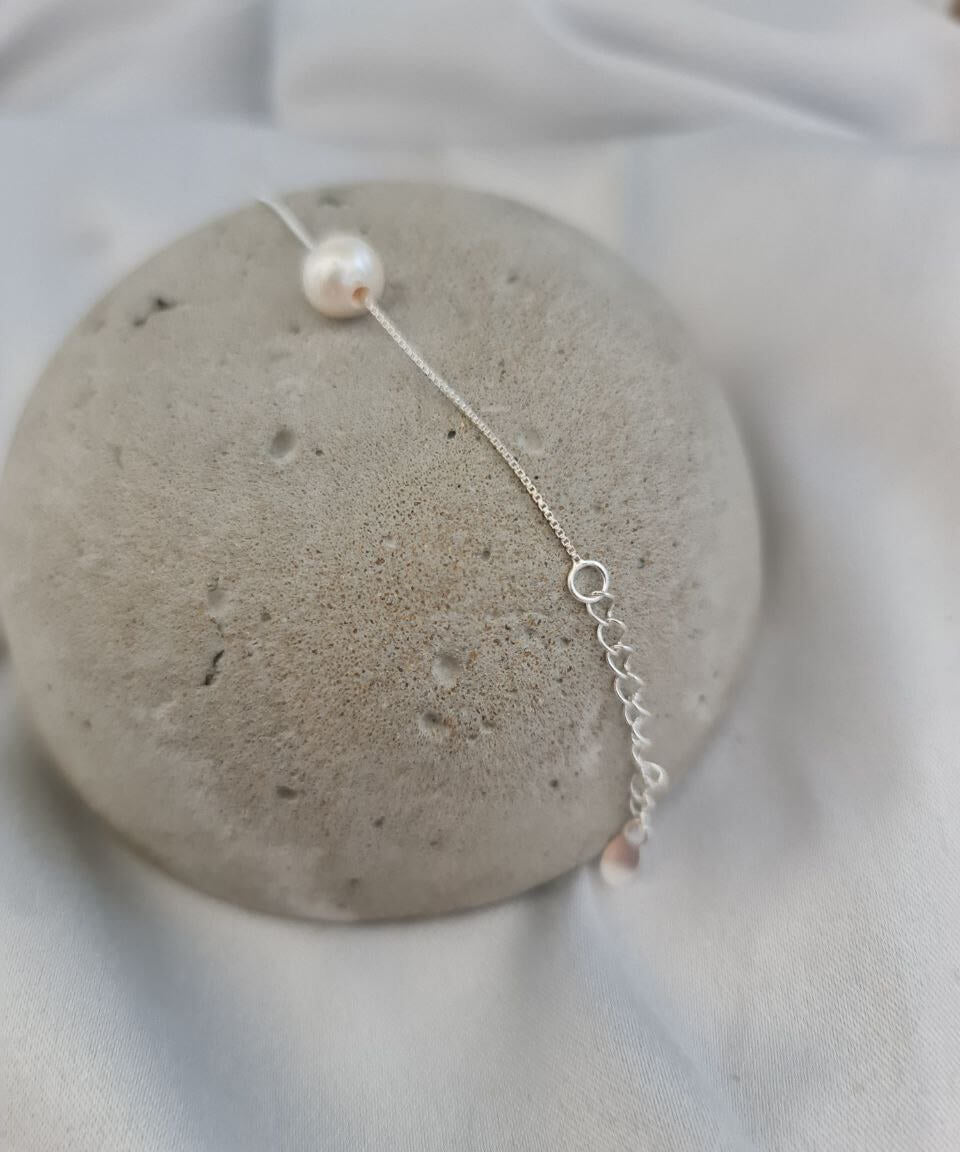 Round Pearl Bracelet image 1