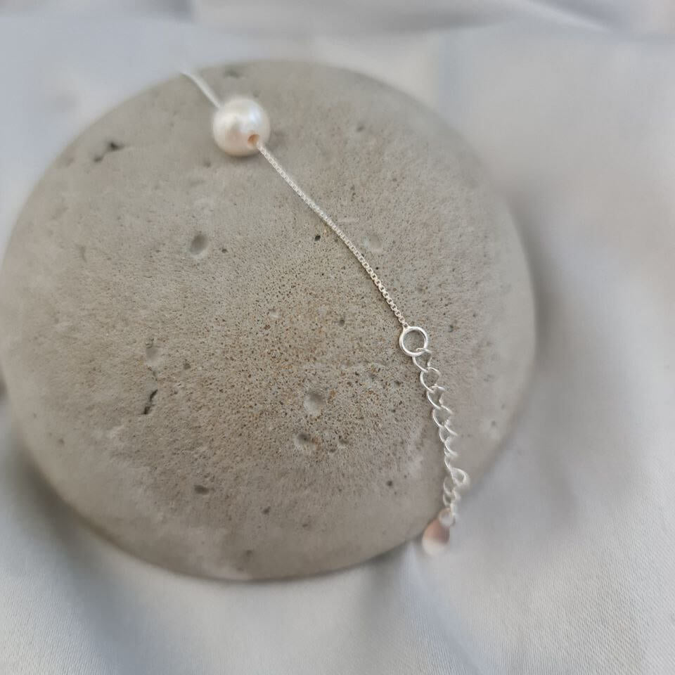 Round Pearl Bracelet image 1