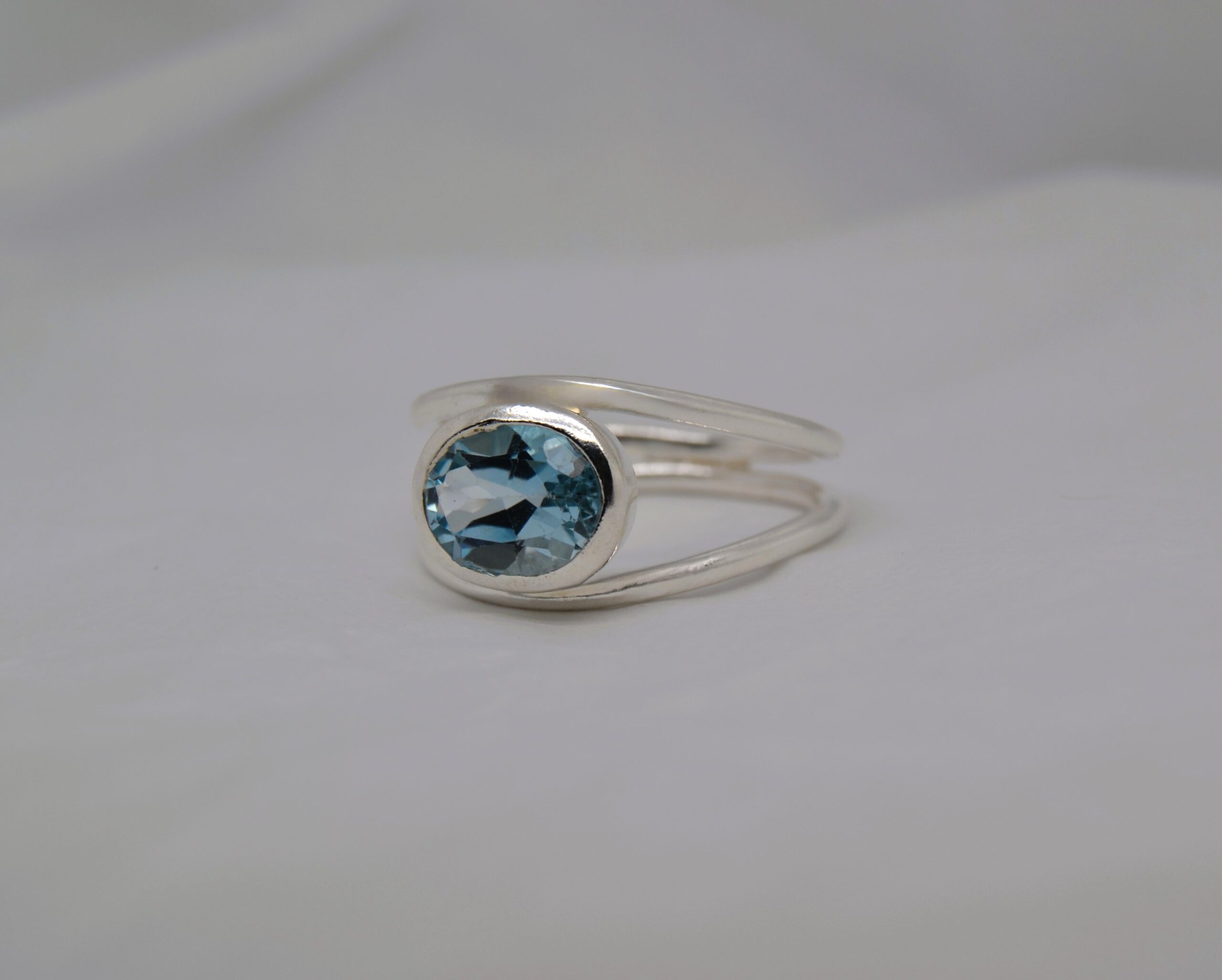 Oval Natural Stone Ring - Aquamarine, T image