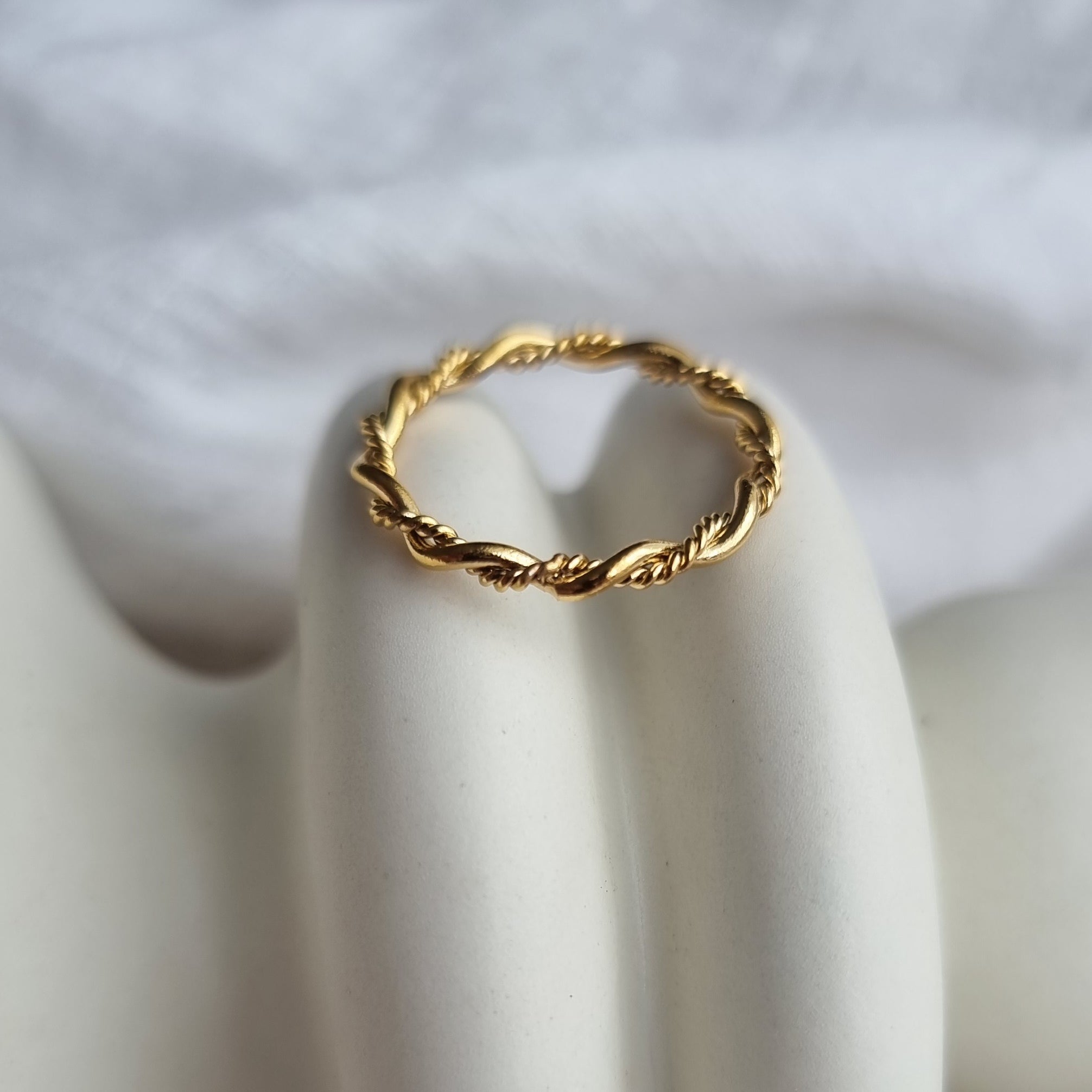 Twisted Gold Ring image 0