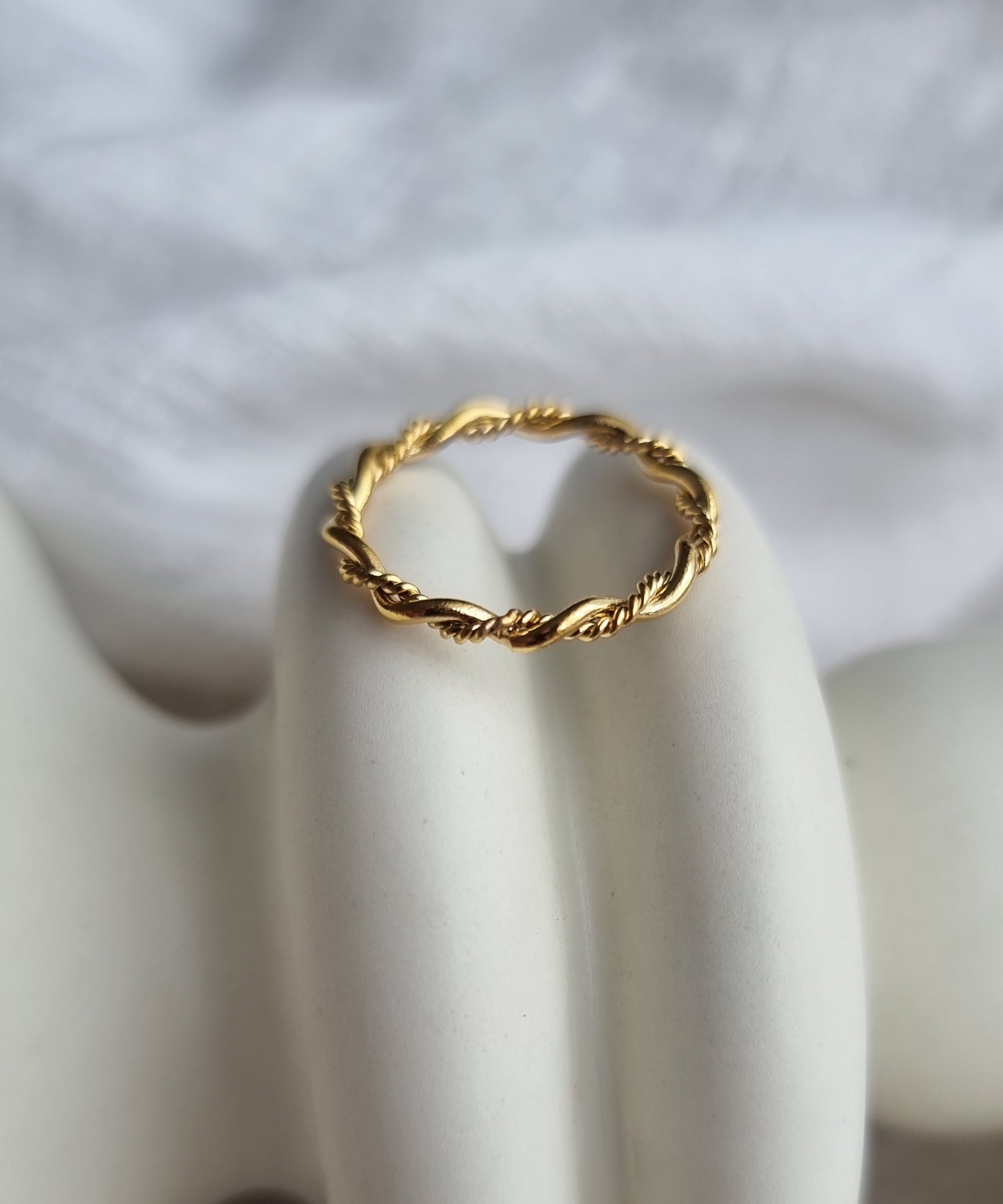 Twisted Gold Ring image 0