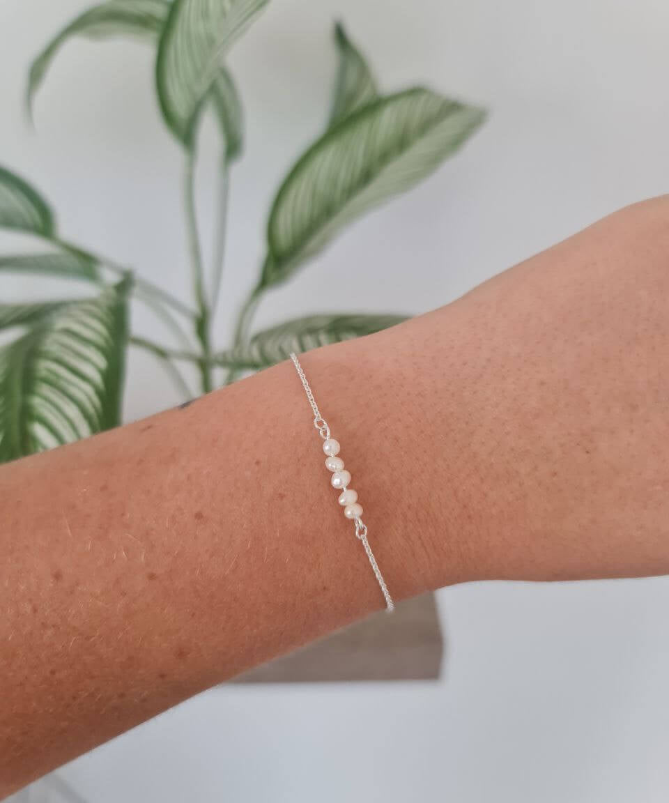 Small Pearl Bracelet image 0
