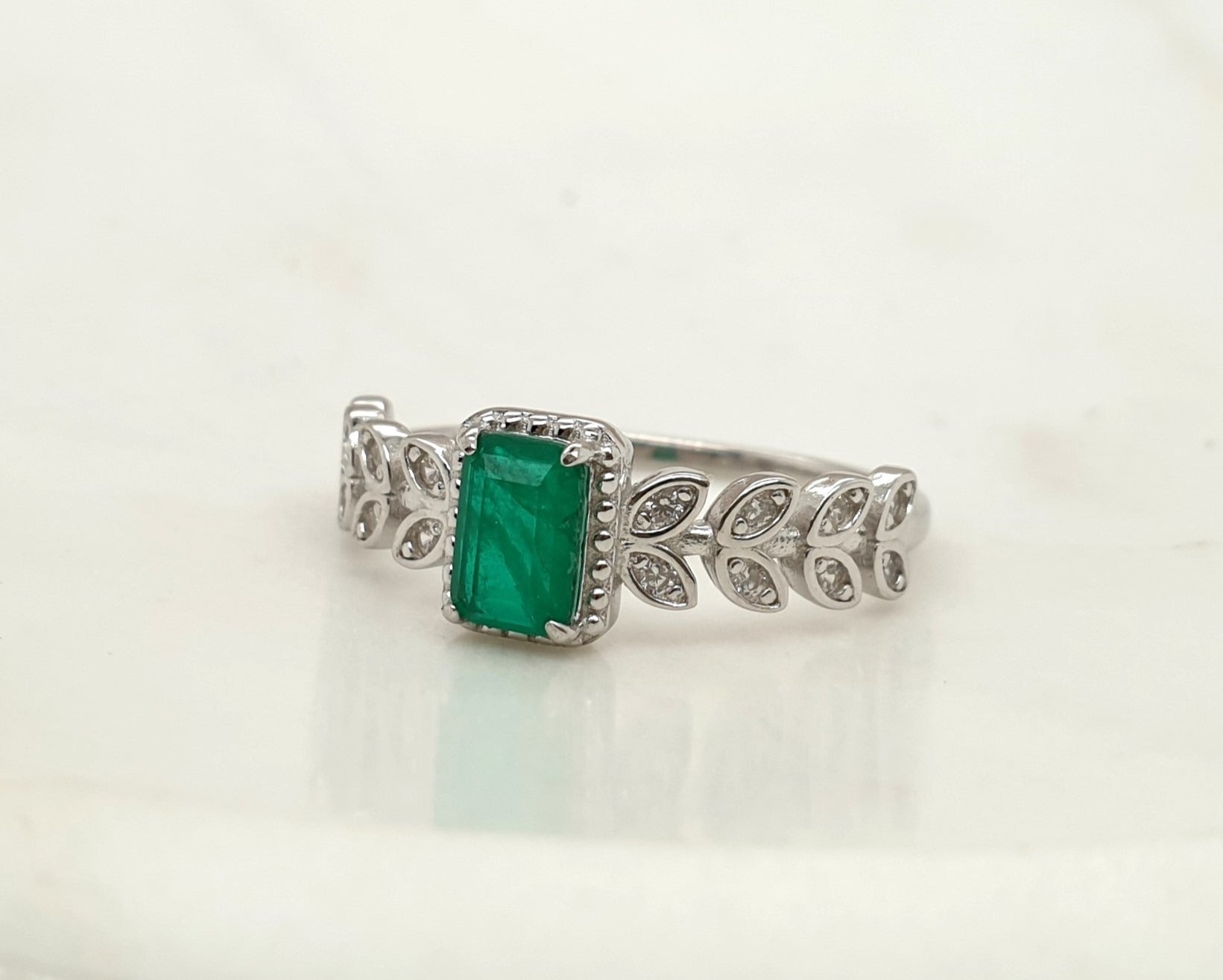 The Emerald Ring image 1