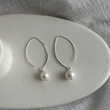 The Elegant Pearl Earring image 0