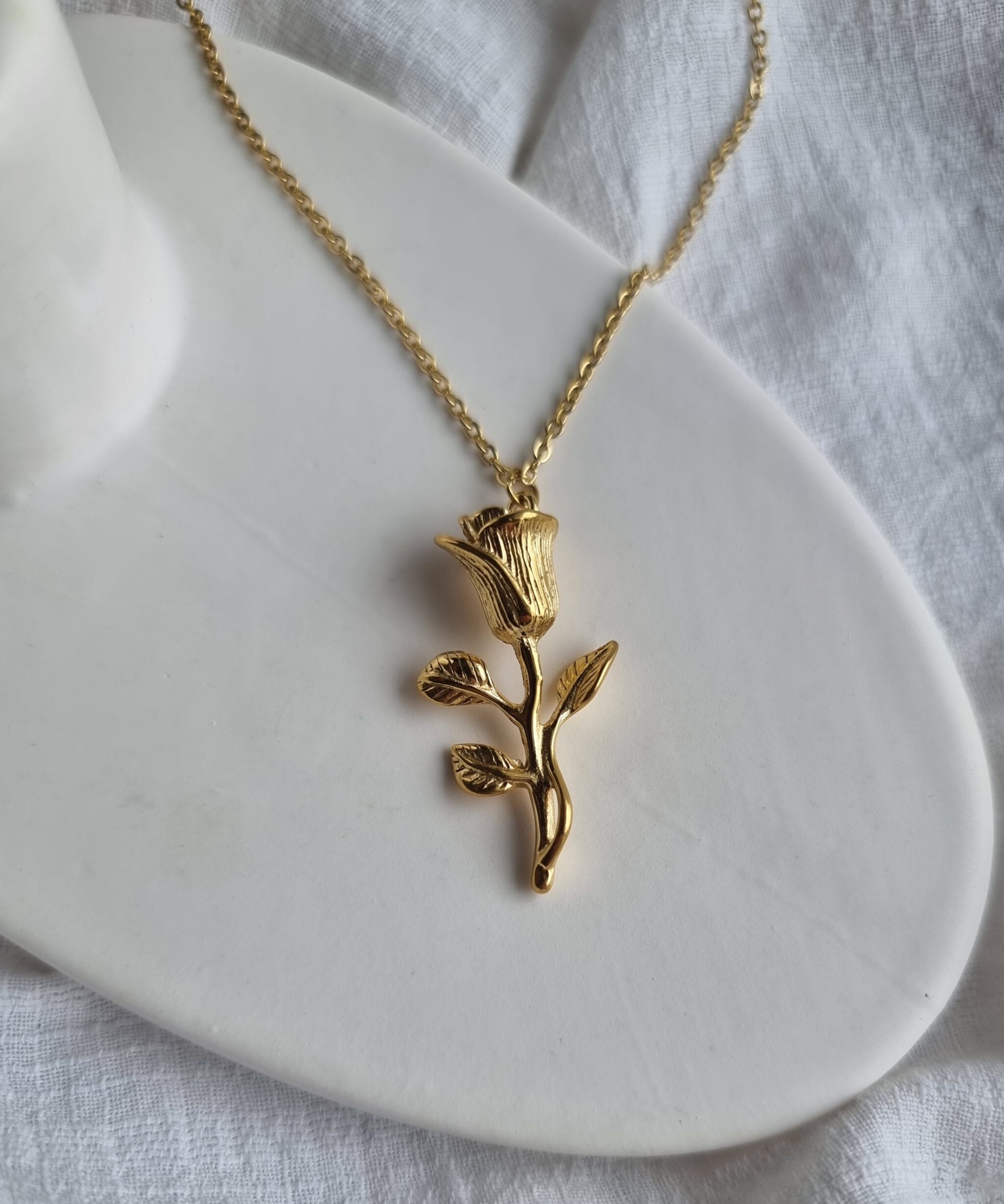 Gold Rose Chain image 0