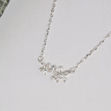 Dainty Daisy Necklace