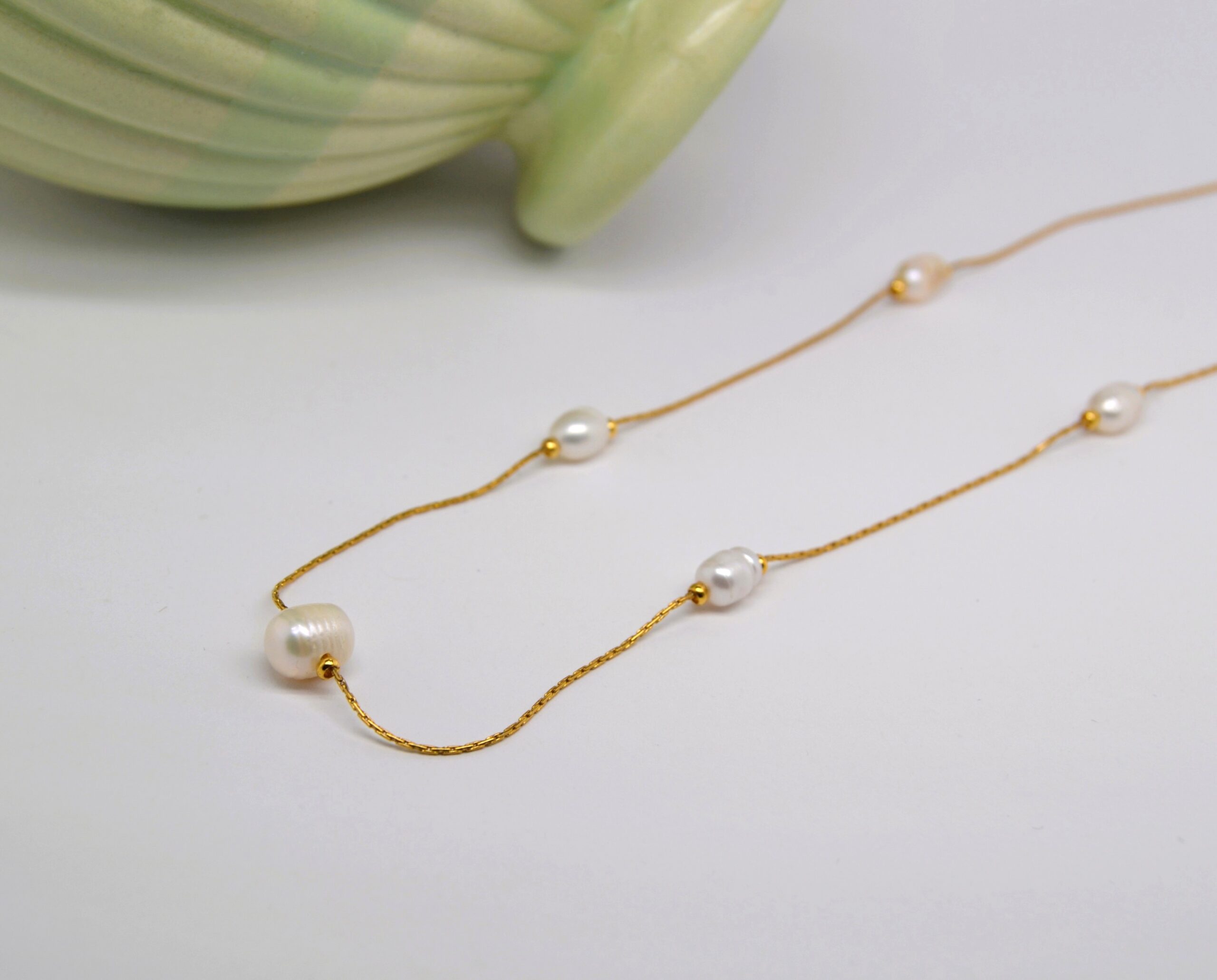 Pearly Gold Necklace image 0