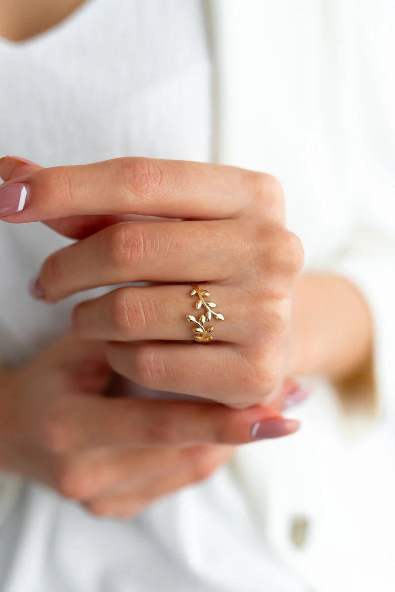 The Peace Leaf Gold Ring image 1