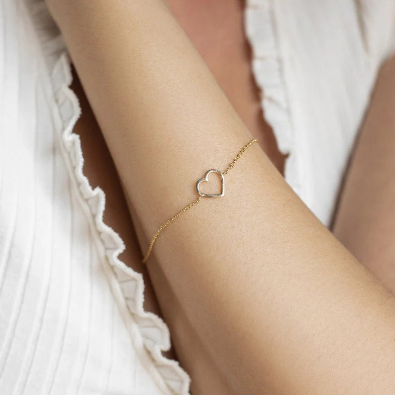 The Dainty Heart Gold Bracelet image 0