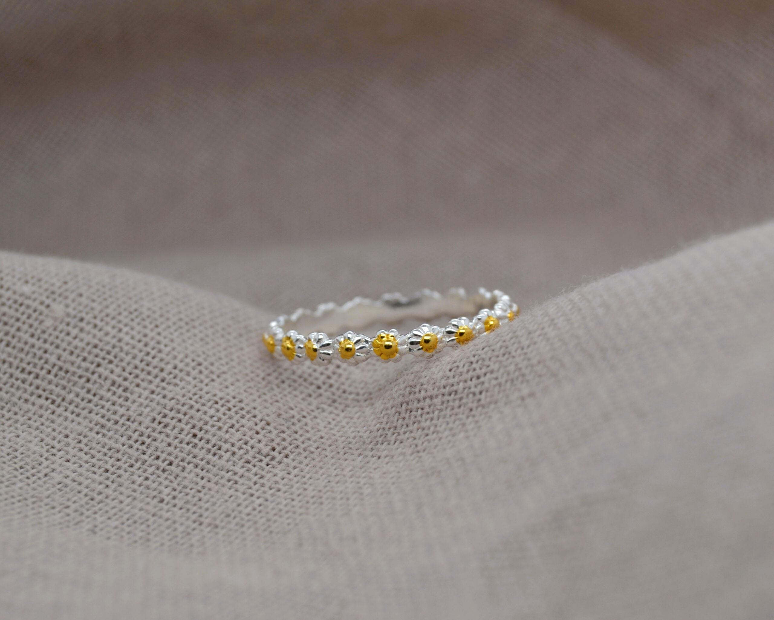 Small Daisy Ring image 0