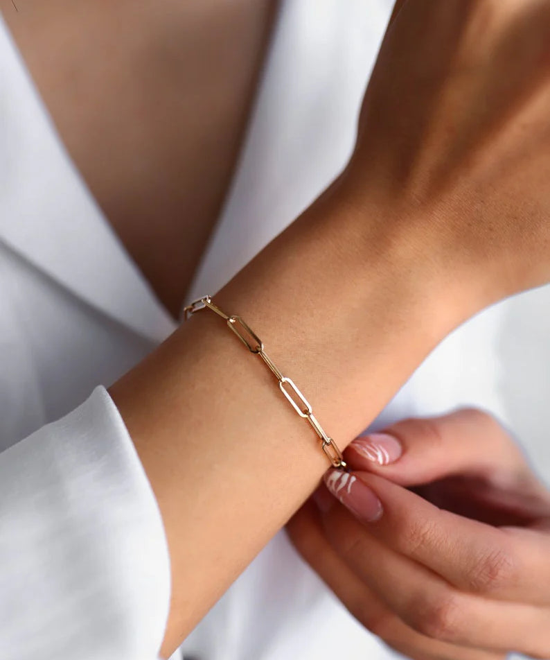 The Paper Clip Gold Bracelet image 1
