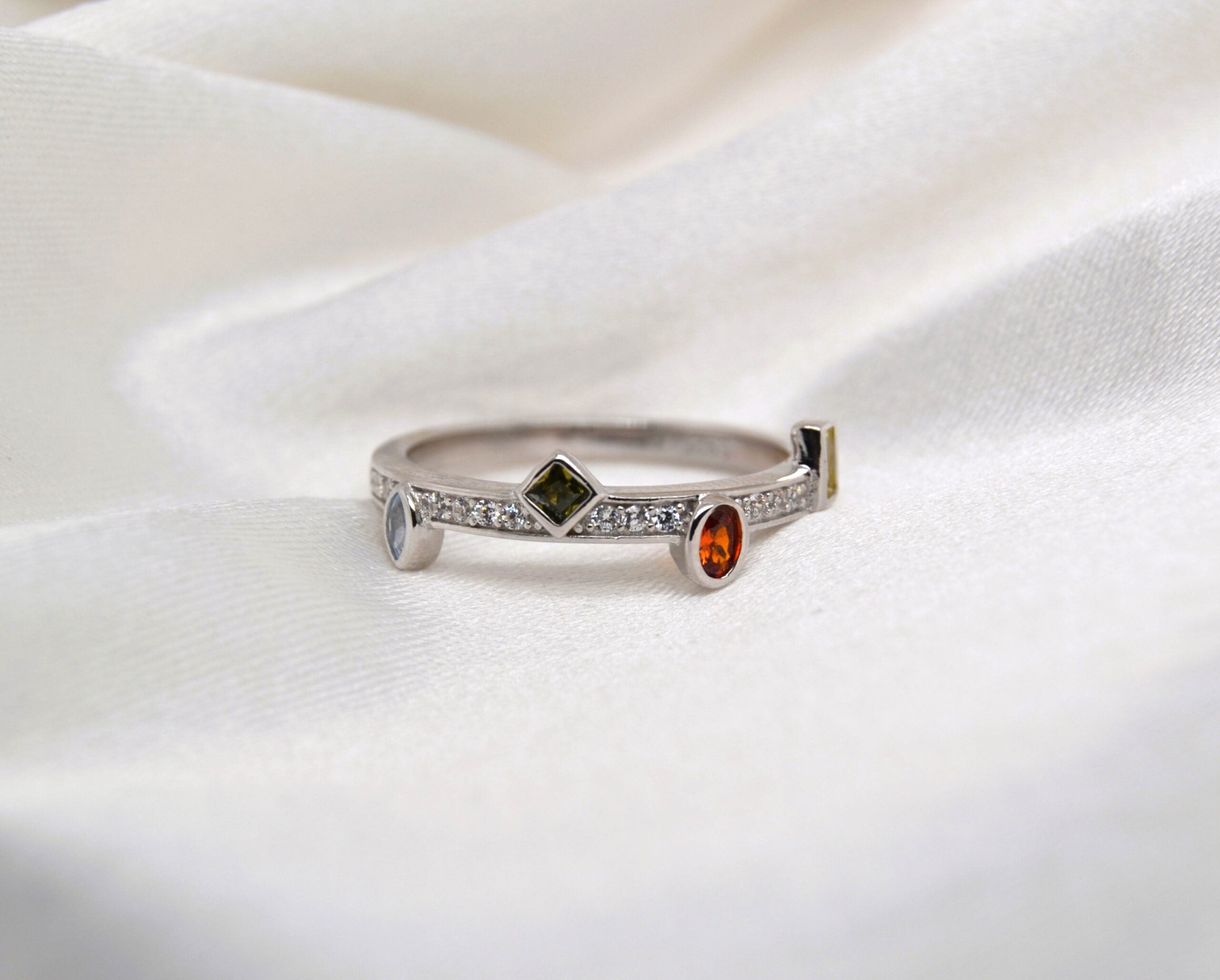 Dainty Scattered Color Ring image 0