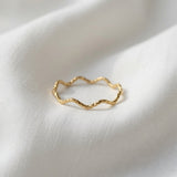 Dainty Wave Gold Ring