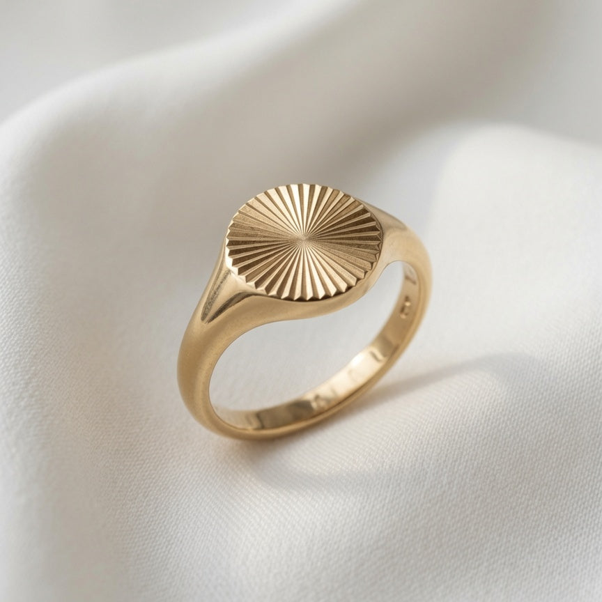 Detailed Round Signet Ring