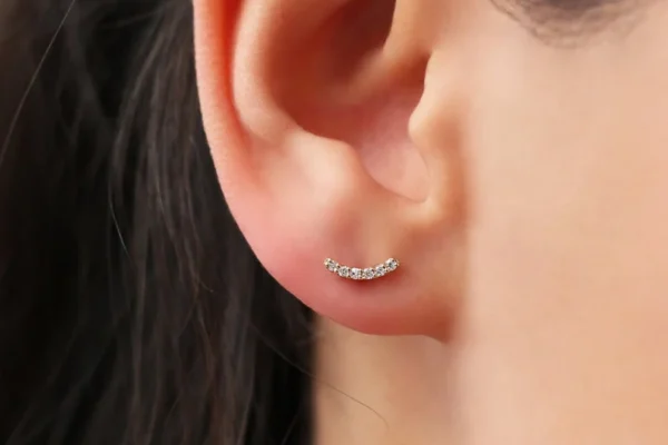 The Curve Moissanite Earrings 2