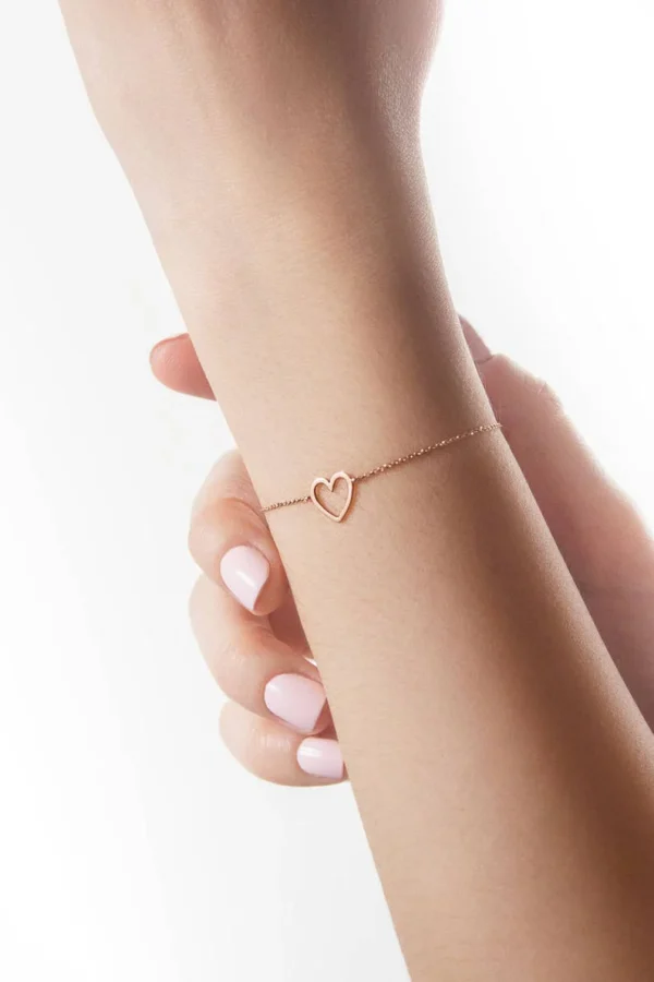 The Dainty Heart Gold Bracelet 2