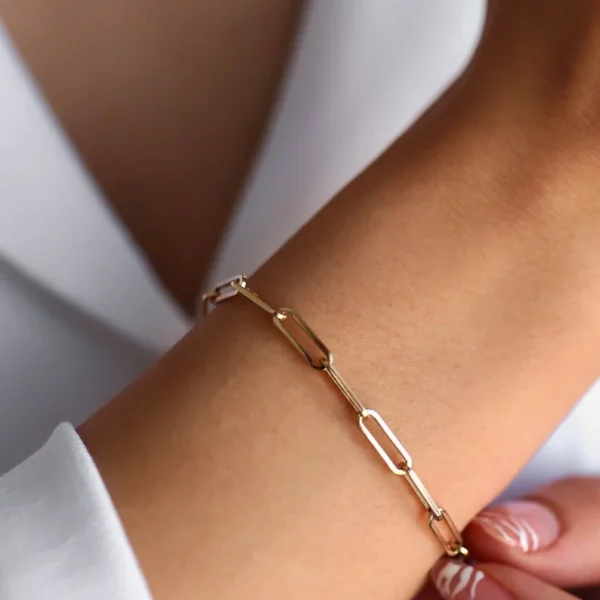 The Paper Clip Gold Bracelet 1