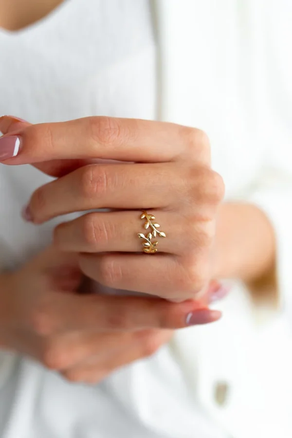 The Peace Leaf Gold Ring 2