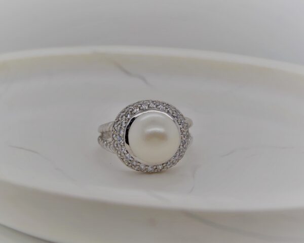 Bling Halo Pearl Ring