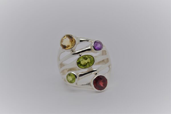 Scattered Color Ring